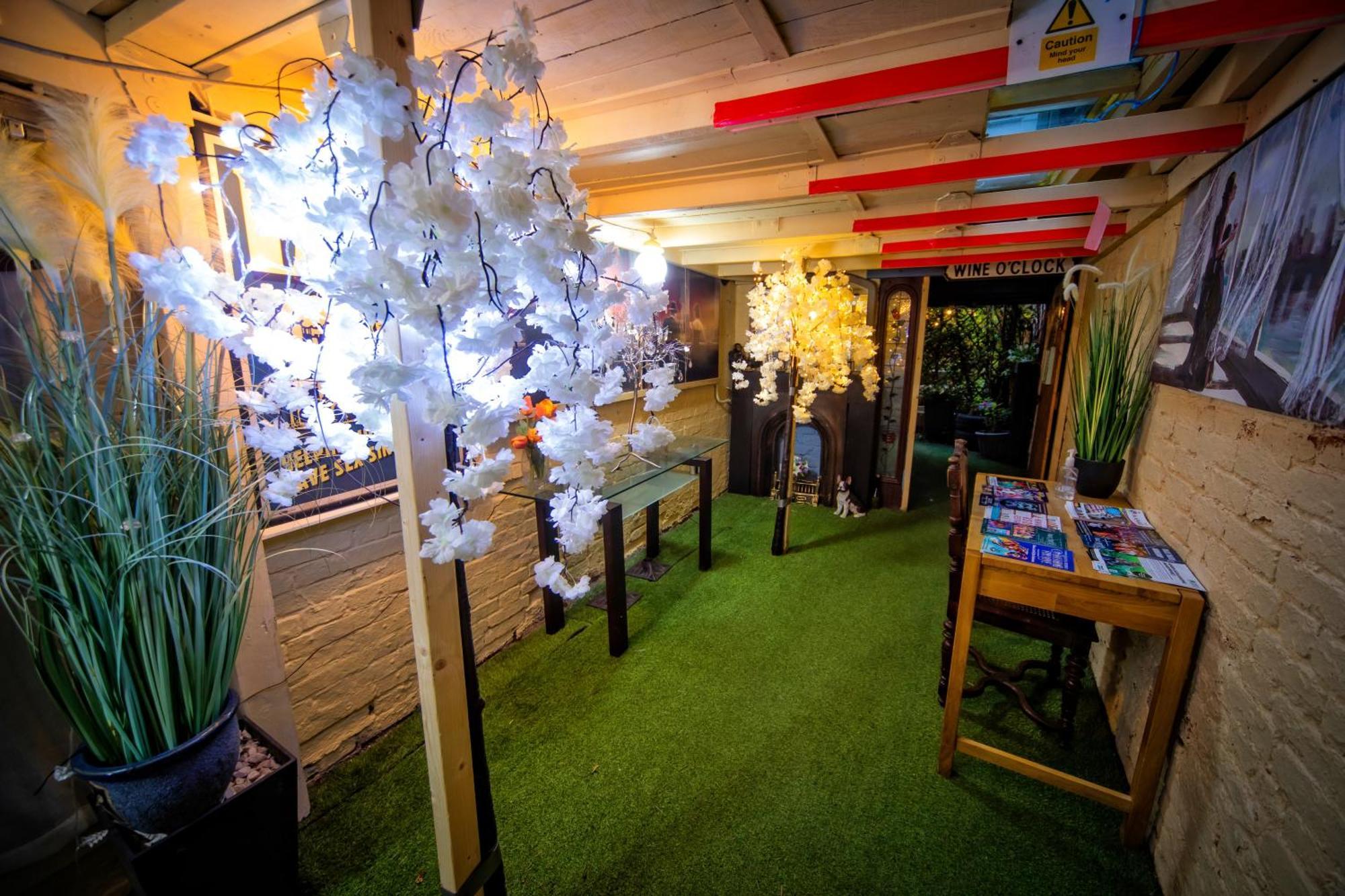 The Secret Garden Apartment Newark-on-Trent  Luaran gambar